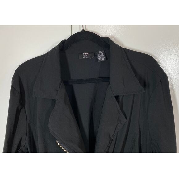 Mossimo Woman Stretch Black Motto Lightweight Zip Up Jacket Size 18W - Picture 2 of 8